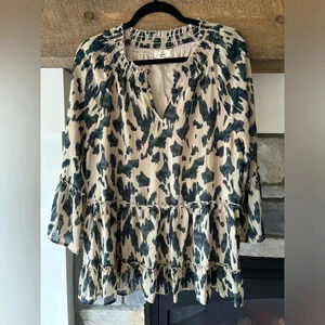 Entro Blouse M Animal Print Oversized Flounce Flutter Tired Feminine Flowy